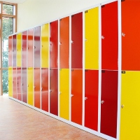 GARDEROBENSPINDE FÜR DIE SCHULE IN COBURG