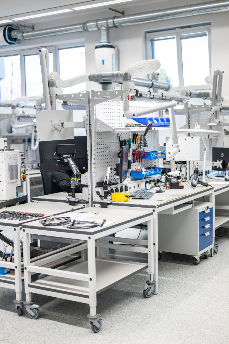 Neuer Arbeitsplatz mit robuster Konstruktion