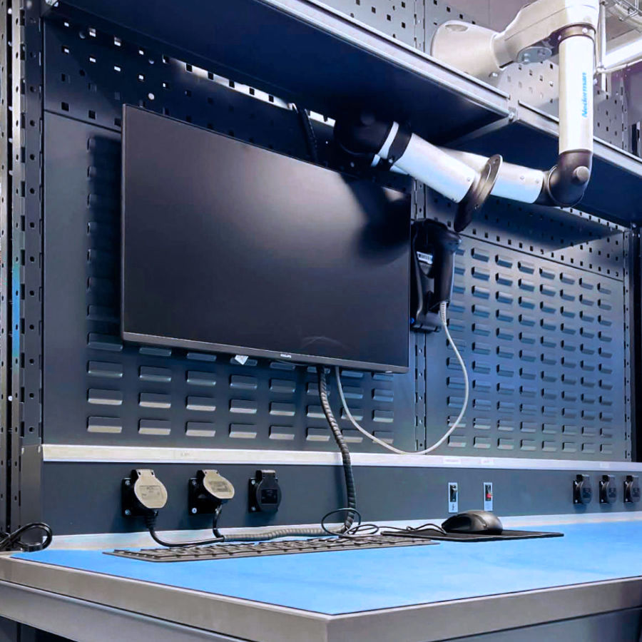 Ergonomische Montagearbeitsplätze für Lambert Electronic