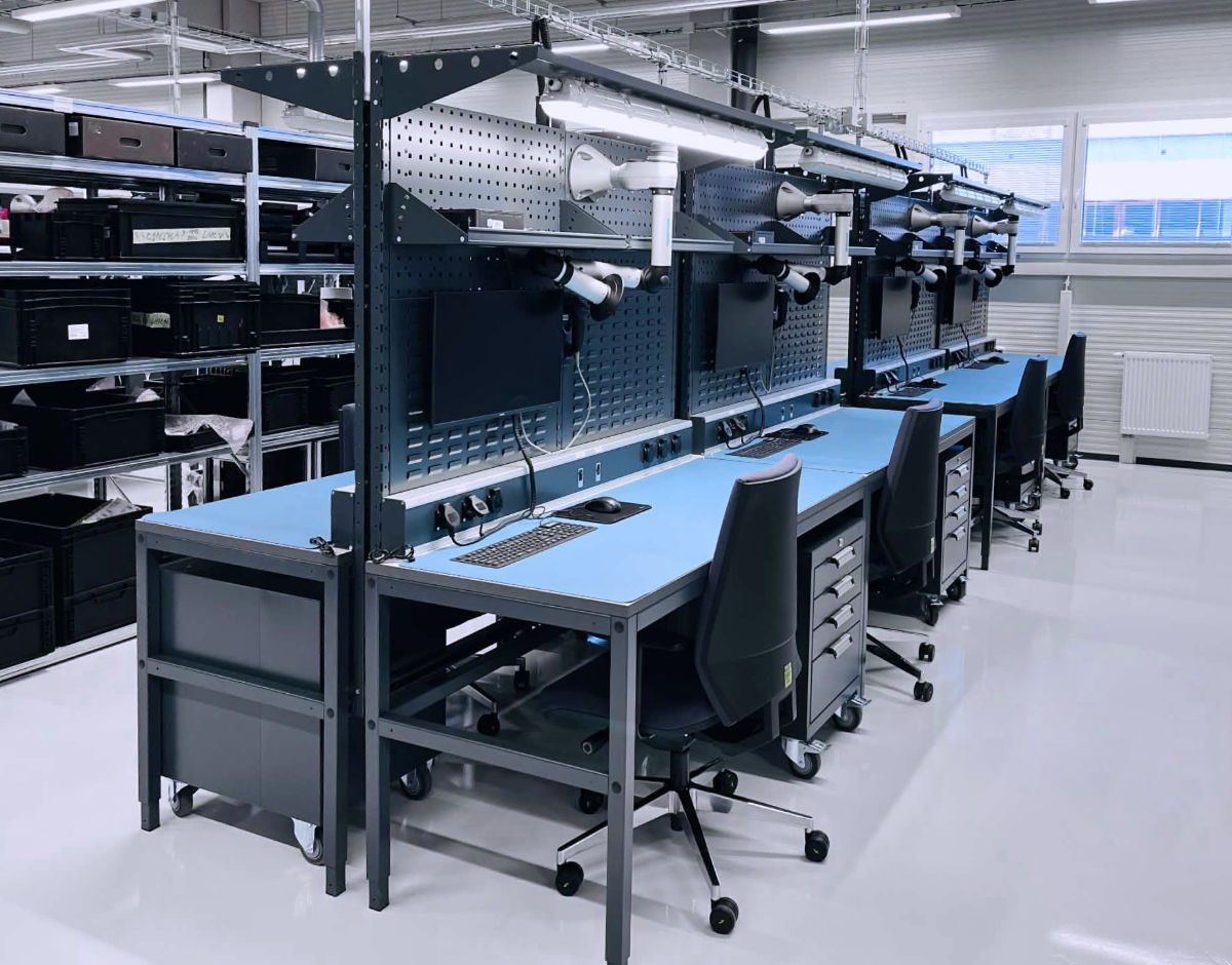 Moderne Montagearbeitsplätze für Lambert Electronic Moderne Montagearbeitsplätze für Lambert Electronic