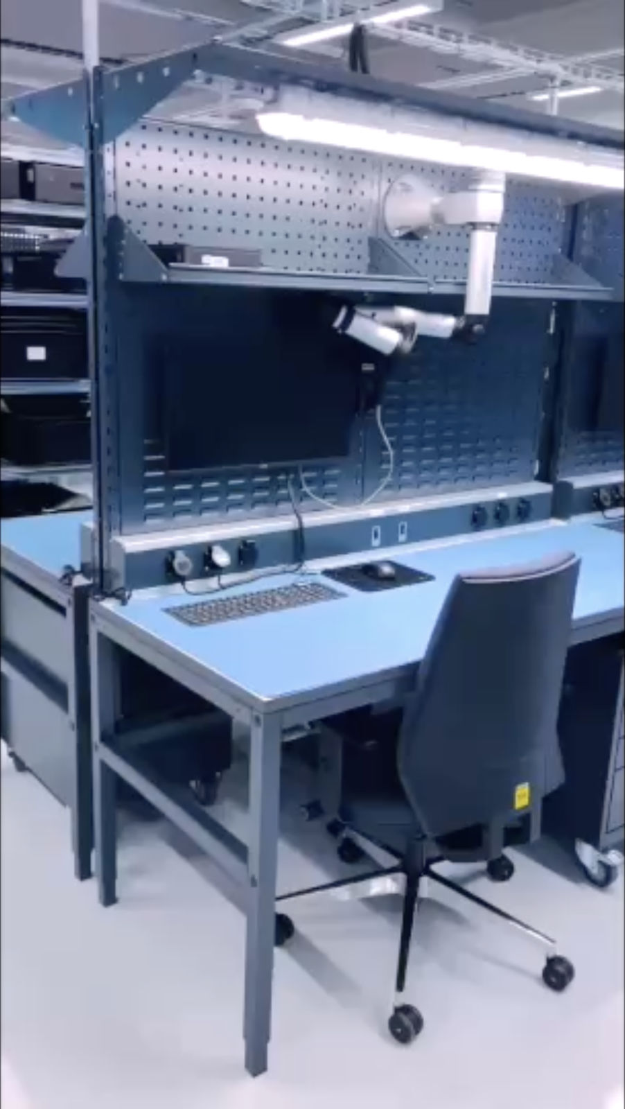 Ergonomische Montagearbeitsplätze für Lambert Electronic Ergonomische Montagearbeitsplätze für Lambert Electronic