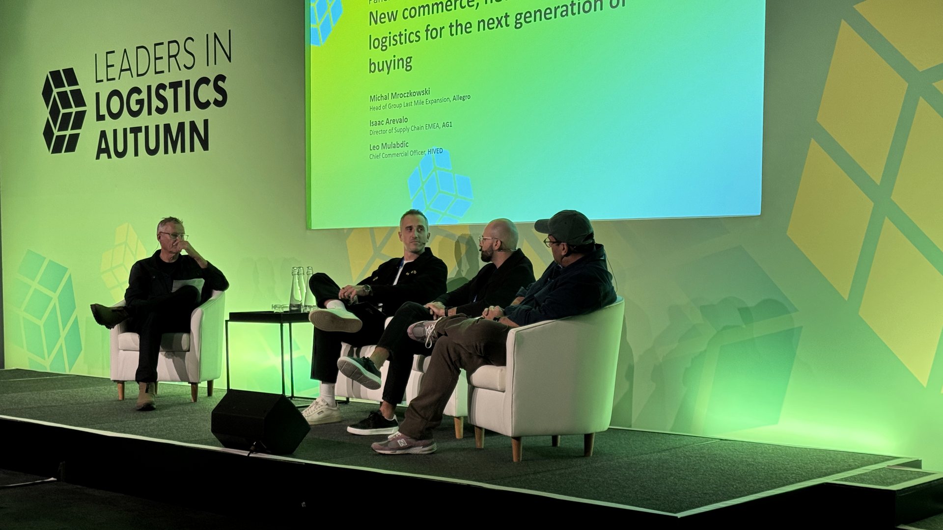 Eine Experten-Podiumsdiskussion auf der Leaders in Logistics Autumn 2026 über neue Trends im E-Commerce und in der Logistik. Eine Experten-Podiumsdiskussion auf der Leaders in Logistics Autumn 2026 über neue Trends im E-Commerce und in der Logistik.