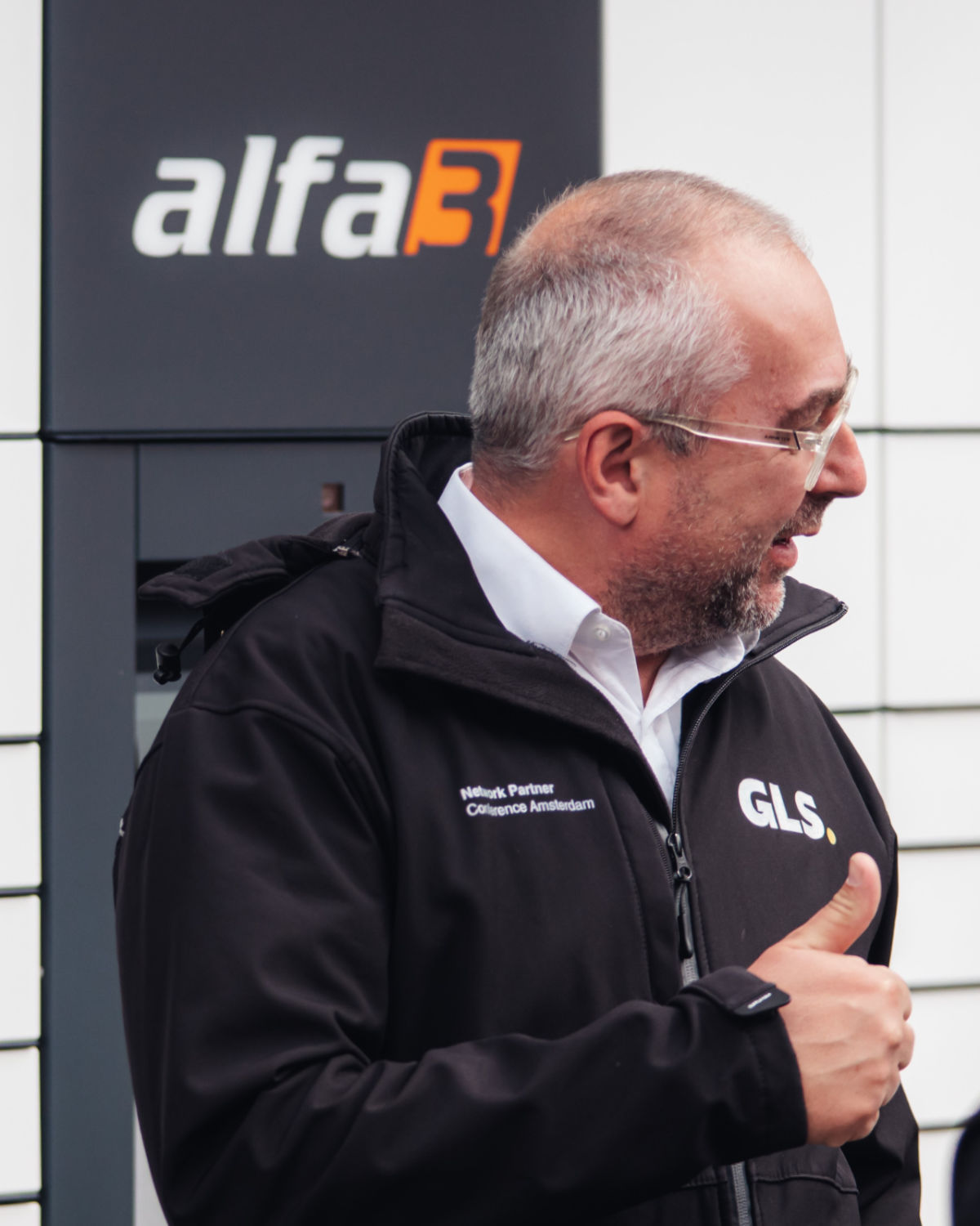 Vertreter der GLS Group beim Besuch des Produktionswerk ALFA 3 in Luže, Tschechien. Vertreter der GLS Group beim Besuch des Produktionswerk ALFA 3 in Luže, Tschechien.