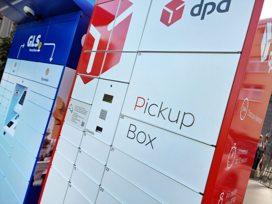 GLS-Terminal-Parcel Box und DPD-Insel-Pickup Box.