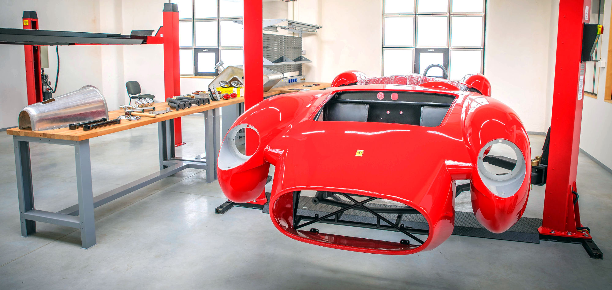 pracovní stoly, replika ferrari palko automotive