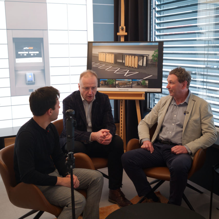 Andre Veskimeister im Gespräch mit Vertretern unseres Unternehmens.